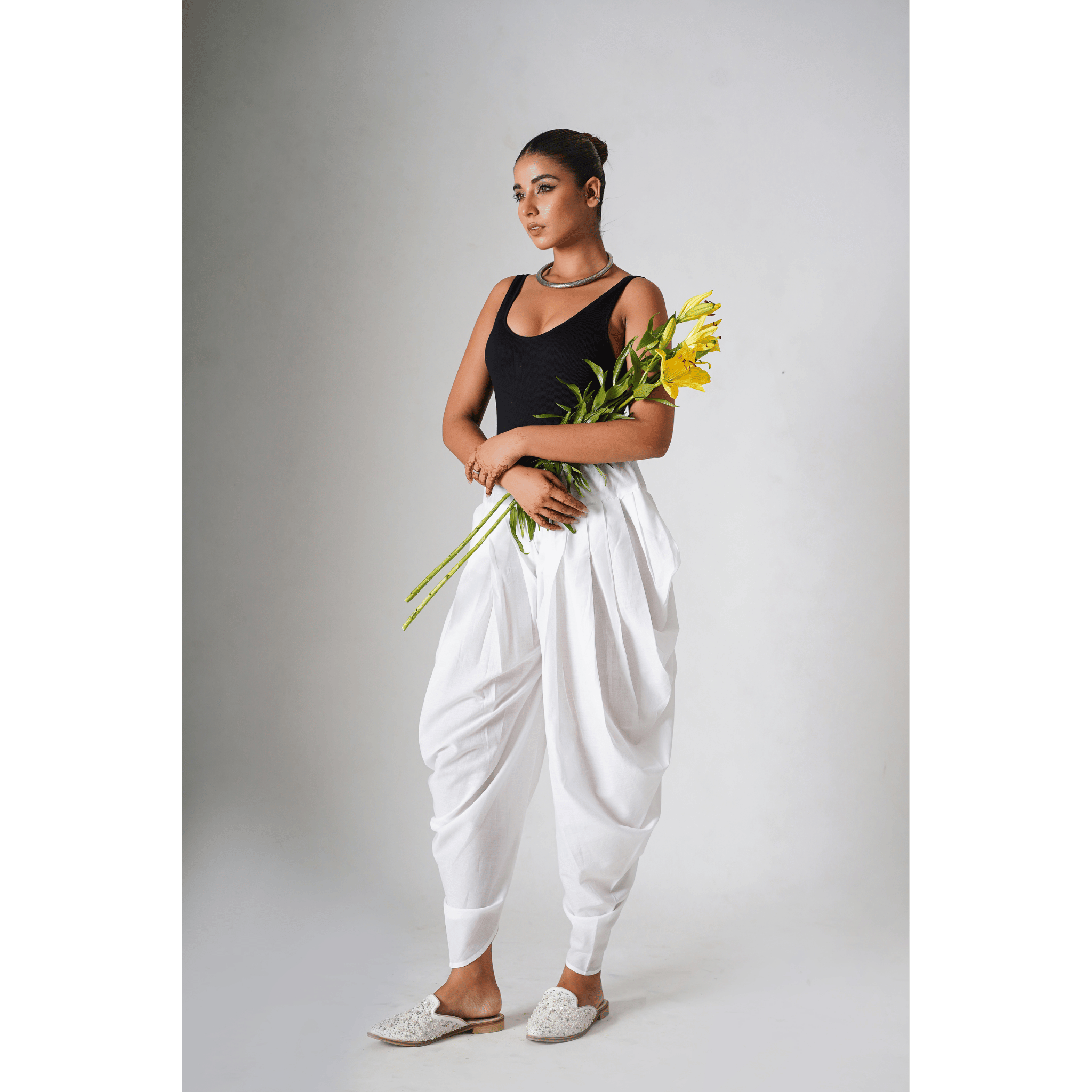 Khejdi White Mulmul Dhoti Pants
