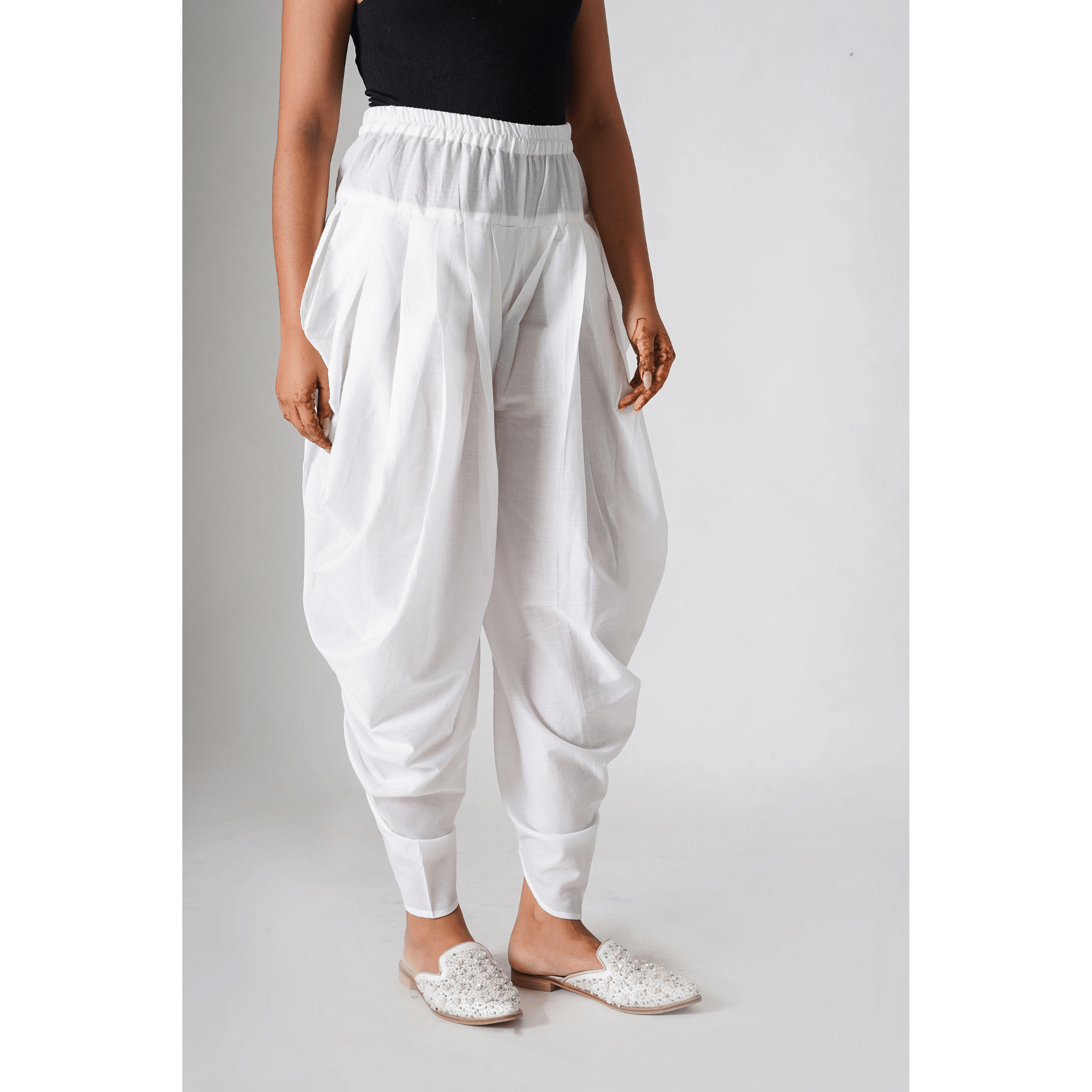 Khejdi White Mulmul Dhoti Pants