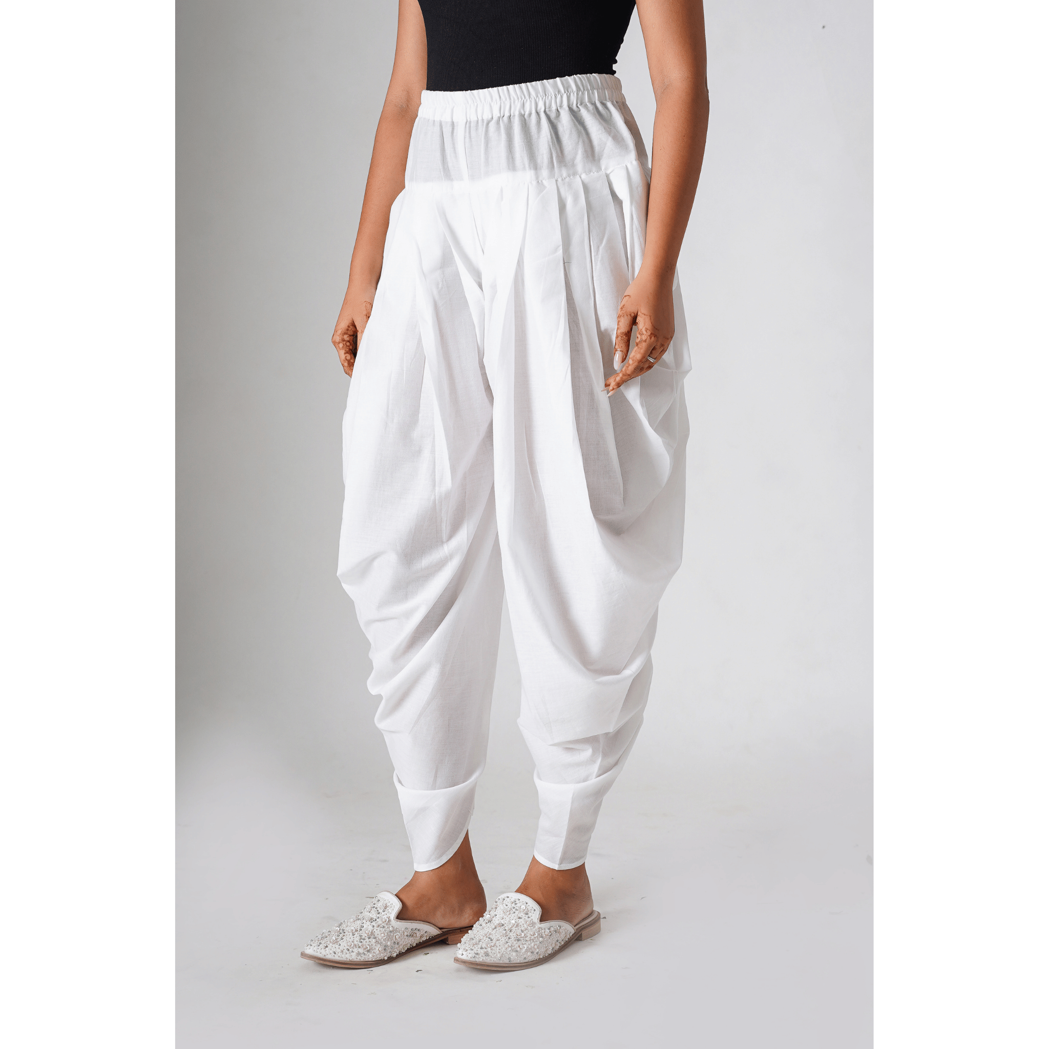 Khejdi White Mulmul Dhoti Pants