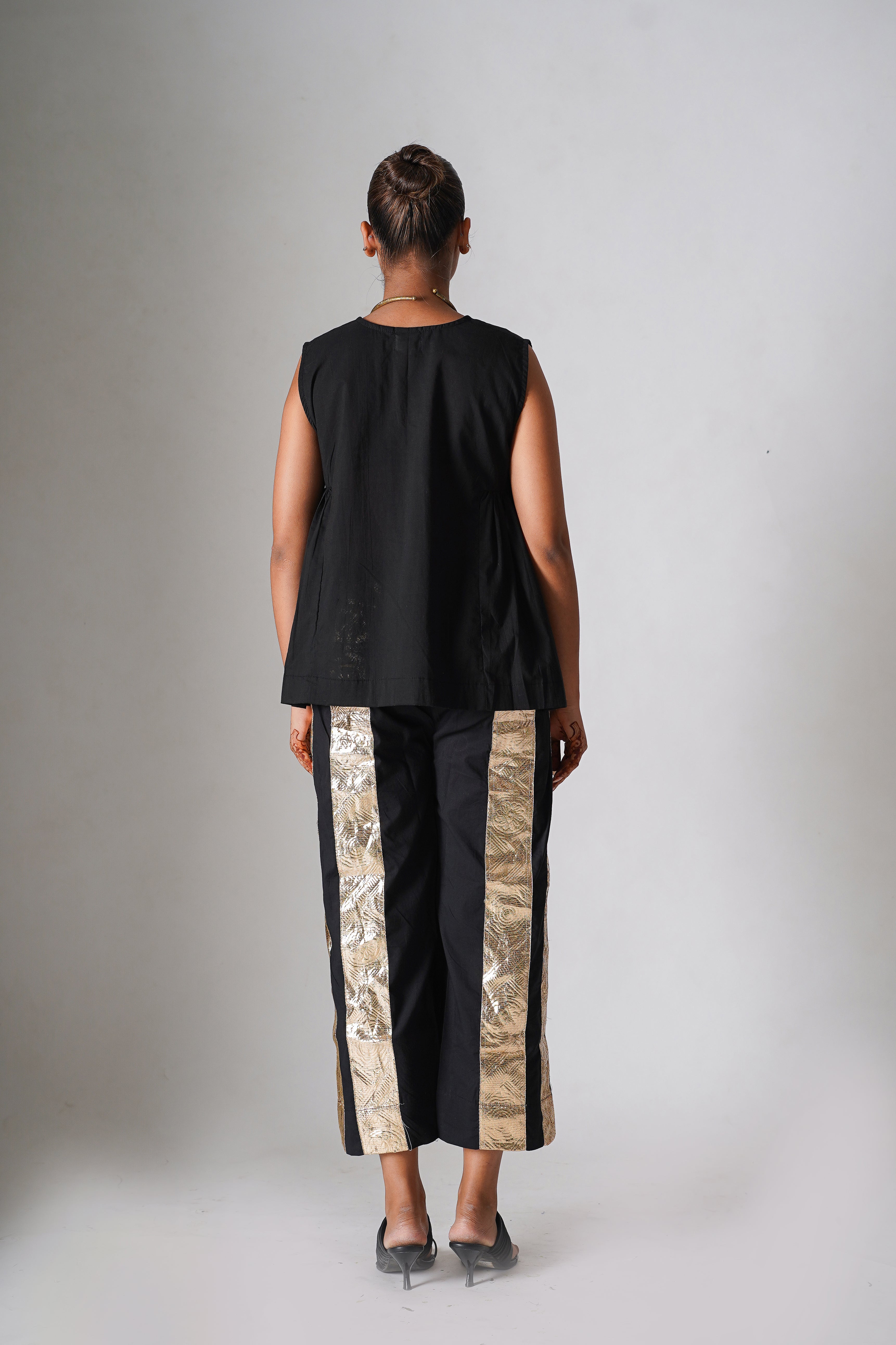 Sariska- Black Cotton Top/Short Kurta