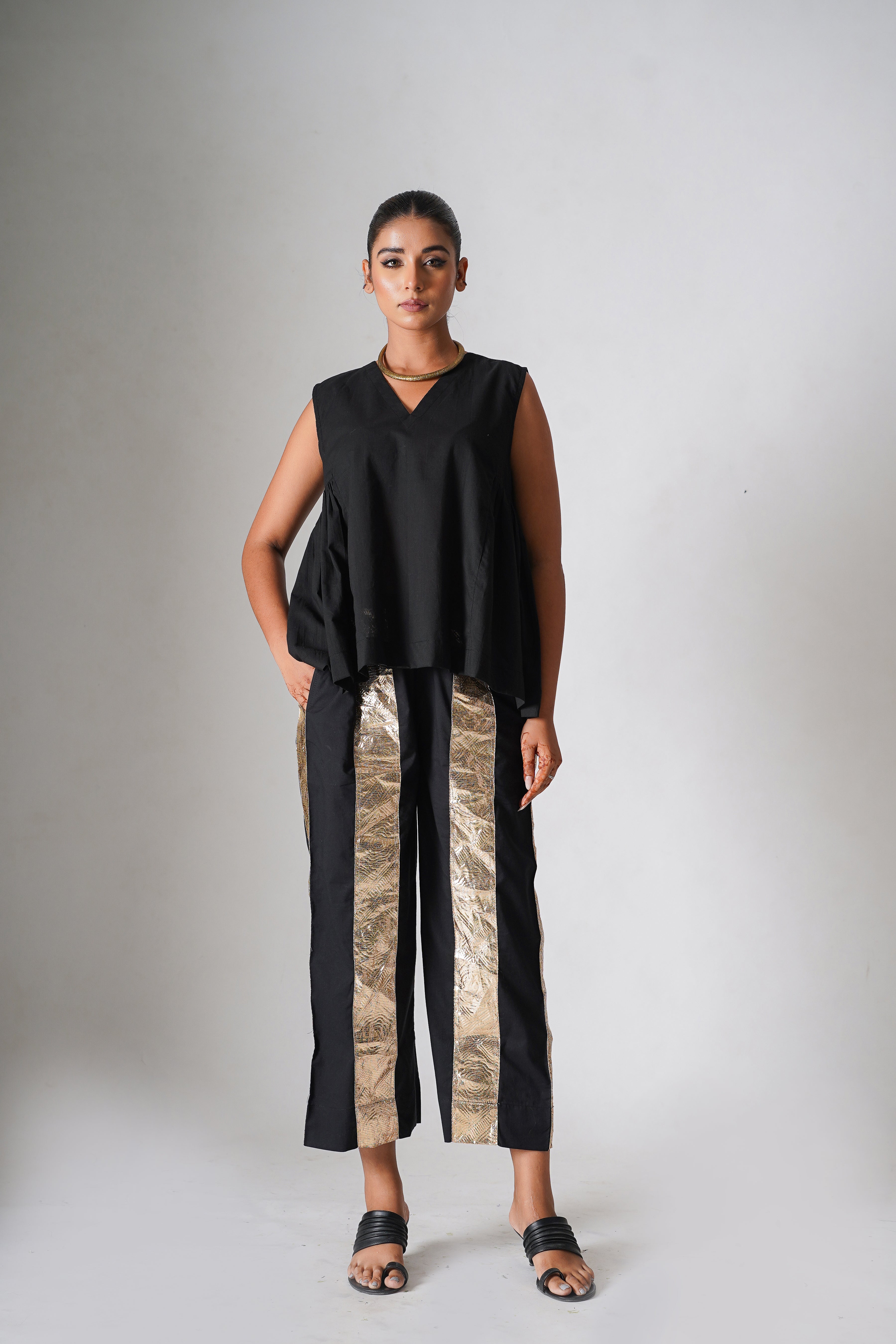 Sariska- Black Cotton Top/Short Kurta