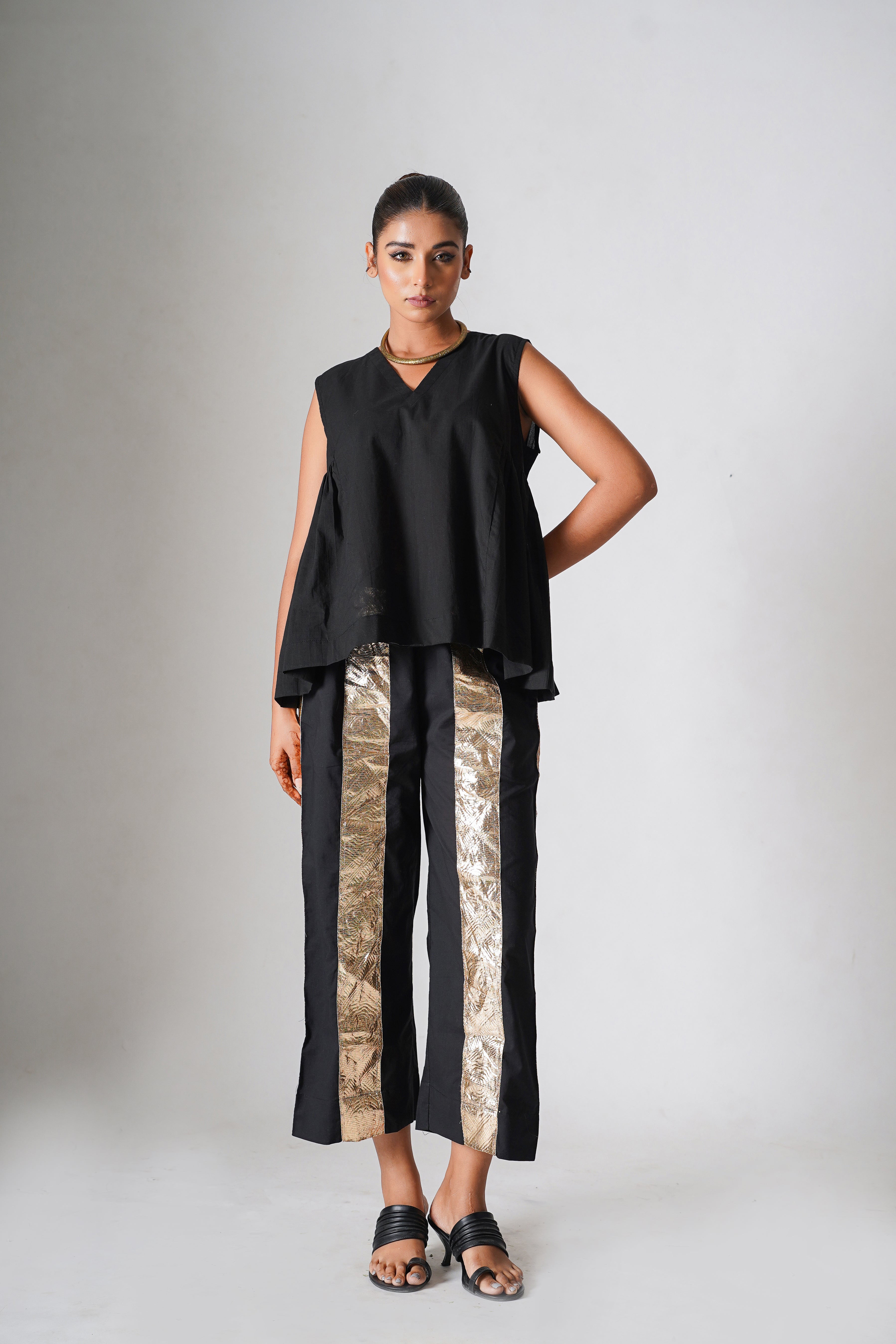 Sariska- Black Cotton Top/Short Kurta