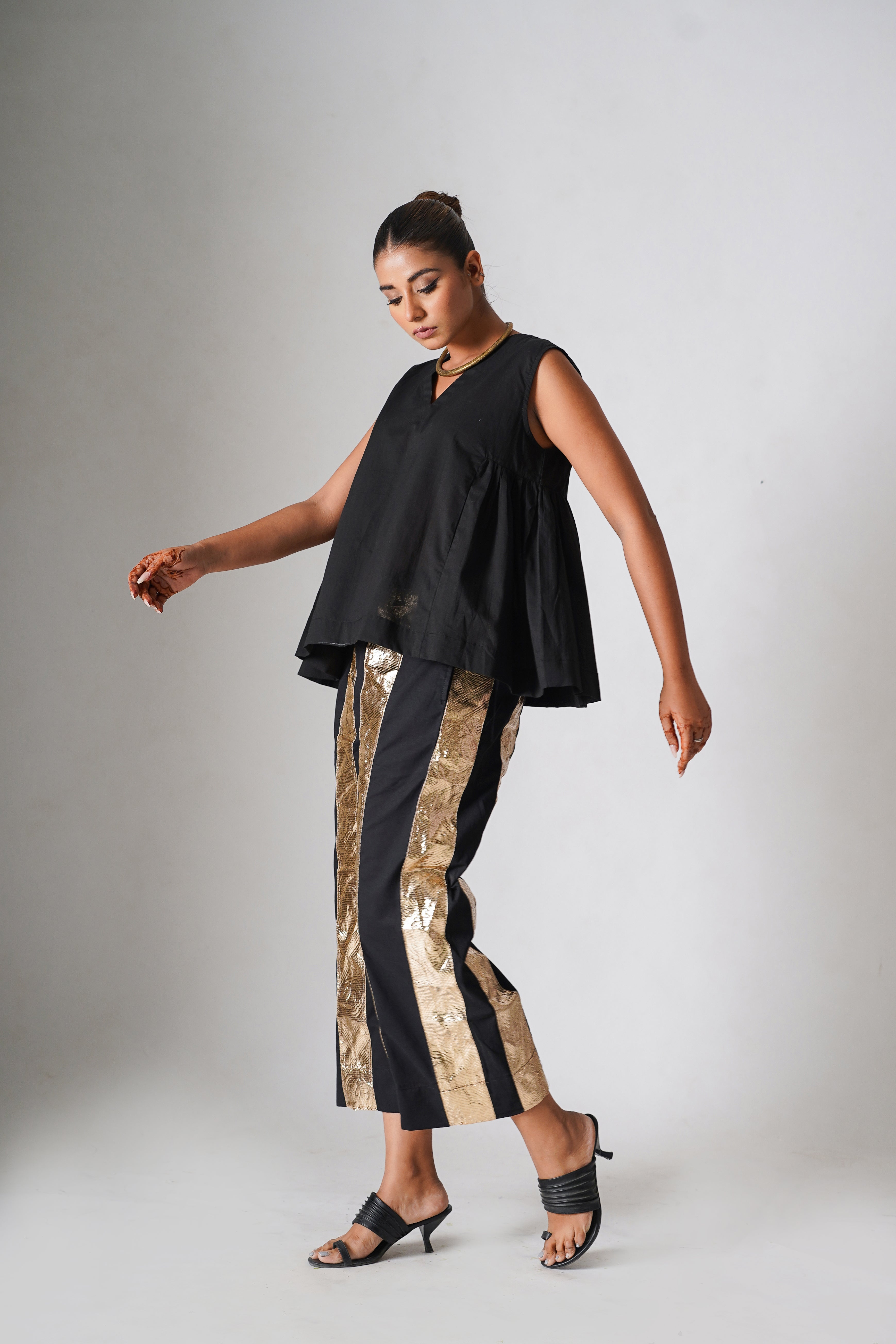 Sariska- Black Cotton Top/Short Kurta