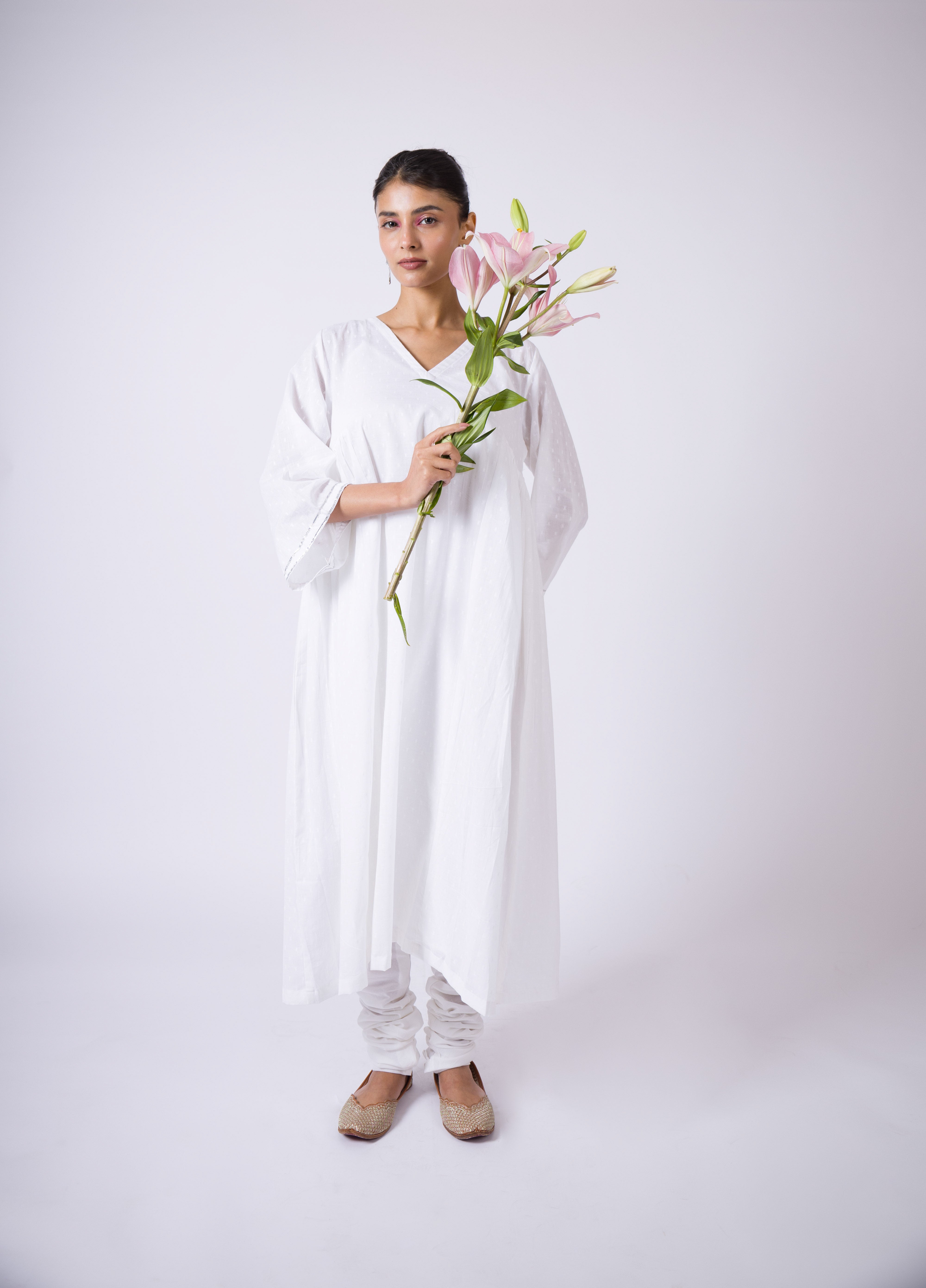 Sara - Doby Cotton White Gathered Kurta